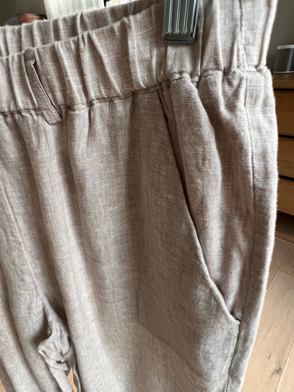 NWOT Quince Natural Beige Cropped Linen Pants. Size M - Picture 13 of 13
